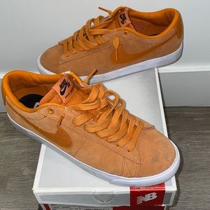 Nike blazer low SB size 9